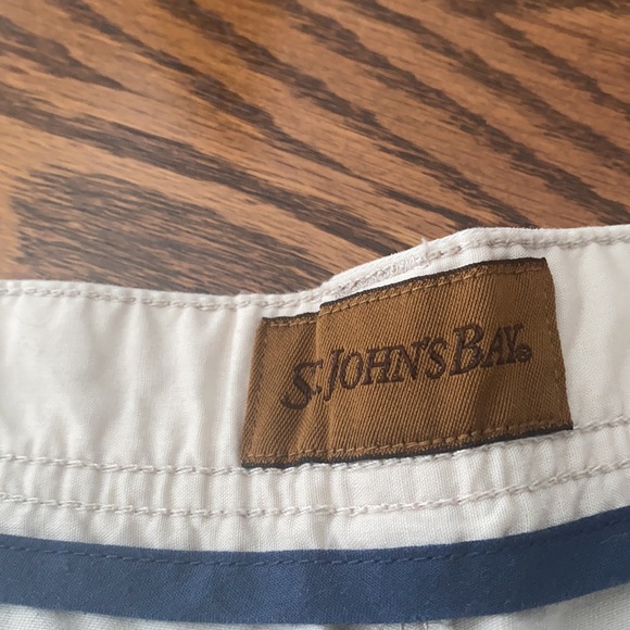 St John’s Bay cargo tan shorts - Picture 5 of 5